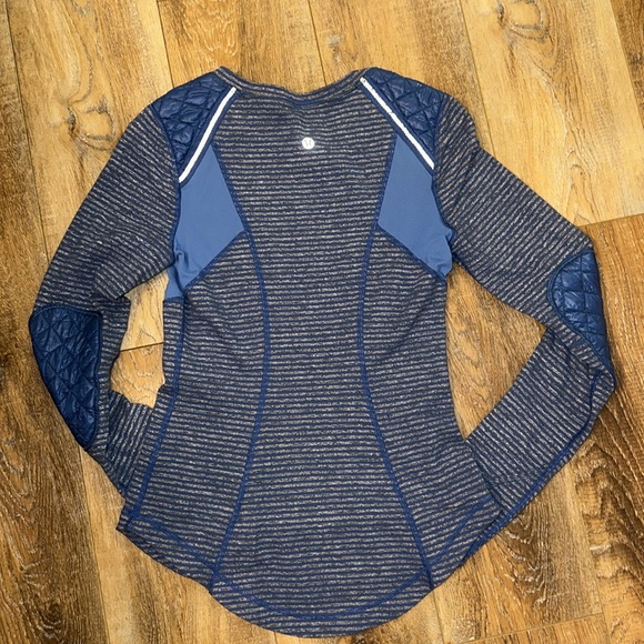 lululemon athletica Tops - LULULEMON QUILTED running top size 4 blue